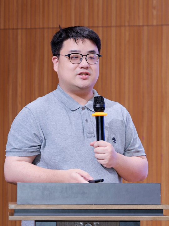 张无忌同学学子照片