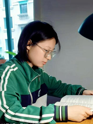 谢语同学学子照片
