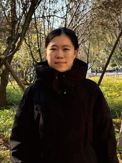 杨逸菲同学学子照片