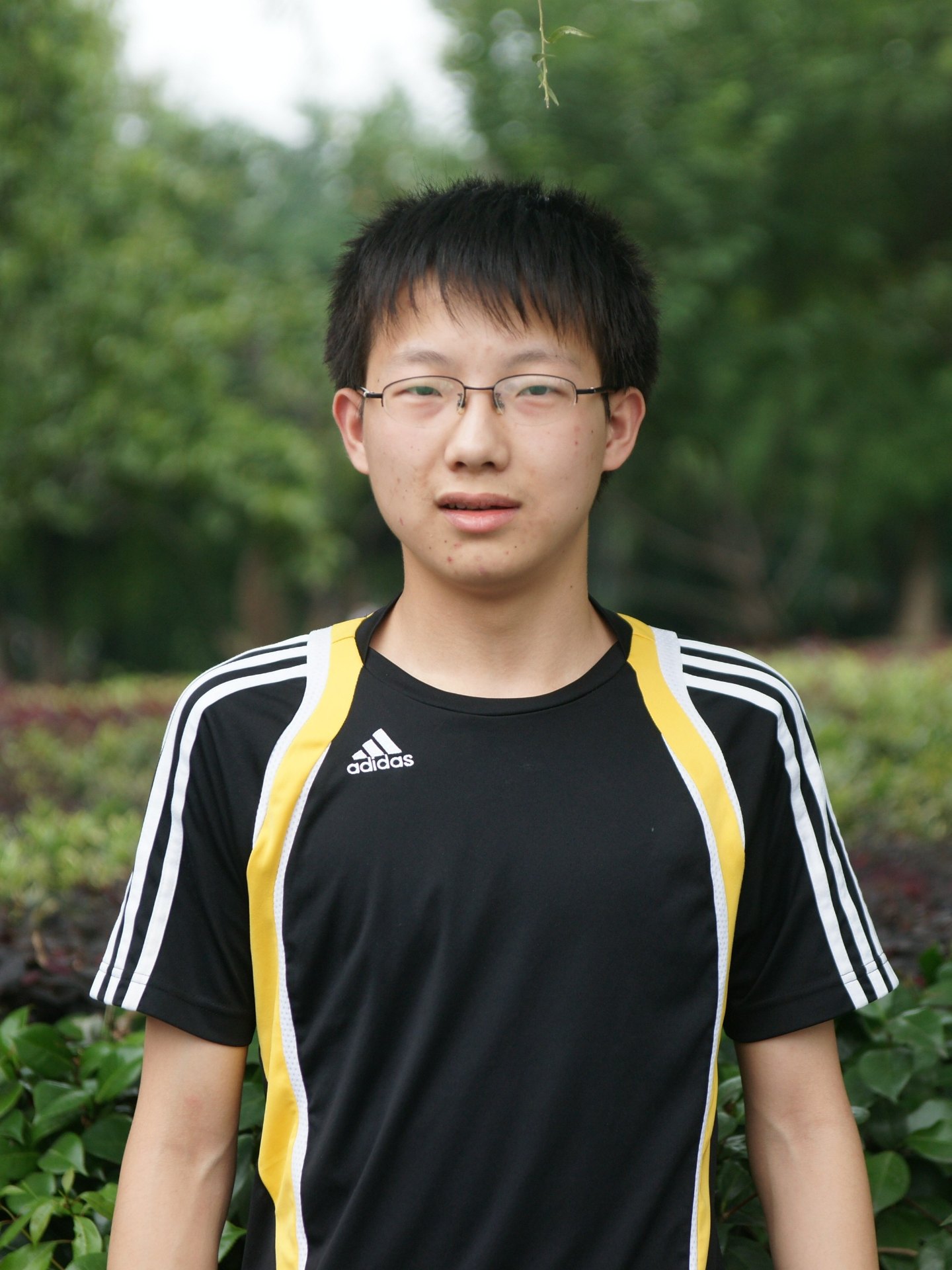 张皇中同学学子照片