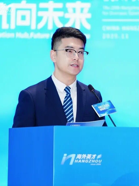 潘剑宜同学学子照片
